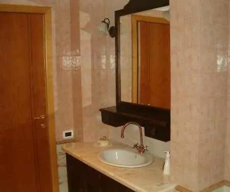 La Casa In Collina 3*